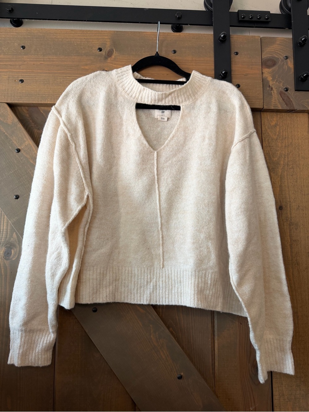Billabong Cream V-Neck Lightweight Pullover Sweater